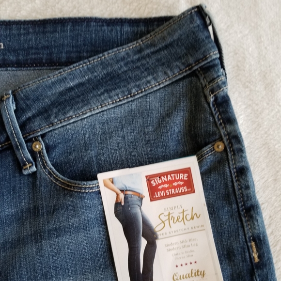 Signature Levis Strauss Modern Slim Jeans - Picture 7 of 12